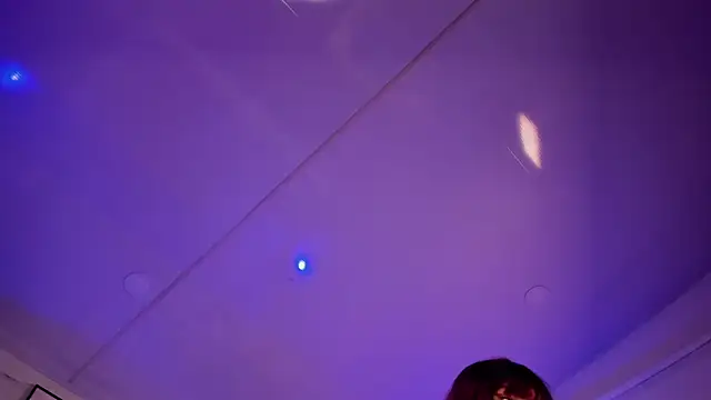 Nicolle Evanss  online show from 10-31-25, 05:15