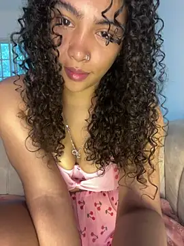Snapshot of SophieD chatting on 05-27-26, 12:01 SophieD online show from 05-27-26, 12:01