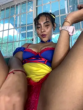 Snapshot of SophieD chatting on 09-24-25, 11:28 SophieD online show from 09-24-25, 11:28