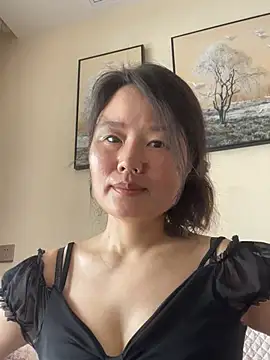 Snapshot of Mier-cn chatting on 05-25-26, 02:55 Mier-cn online show from 05-25-26, 02:55