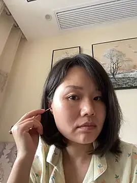 Snapshot of Mier-cn chatting on 06-12-26, 04:10 Mier-cn online show from 06-12-26, 04:10