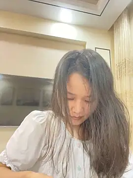 Snapshot of Mier-cn chatting on 05-28-26, 12:11 Mier-cn online show from 05-28-26, 12:11