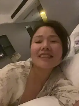 Snapshot of Mier-cn chatting on 04-22-26, 02:35 Mier-cn online show from 04-22-26, 02:35