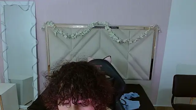 Chipi tay online show from 11-22-25, 04:17