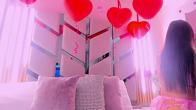 Snapshot of Sweet_Salome1 chatting on 02-14-26, 12:05 Sweet Salome1 online show from 02-14-26, 12:05