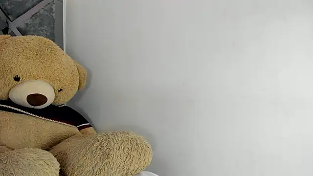 Snapshot of Sweet_Salome1 chatting on 10-31-25, 12:02 Sweet Salome1 online show from 10-31-25, 12:02