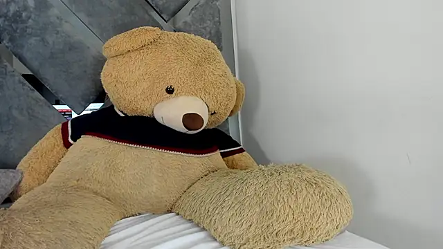 Snapshot of Sweet_Salome1 chatting on 10-25-25, 12:04 Sweet Salome1 online show from 10-25-25, 12:04