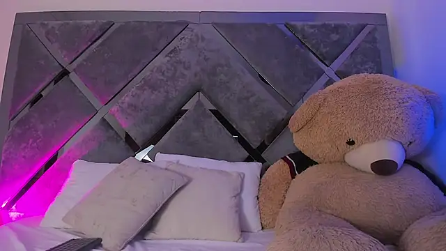 Snapshot of Sweet_Salome1 chatting on 11-12-25, 12:20 Sweet Salome1 online show from 11-12-25, 12:20