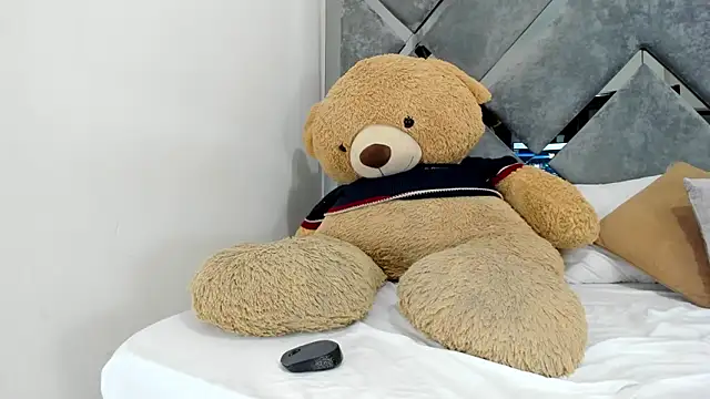 Snapshot of Sweet_Salome1 chatting on 10-20-25, 12:49 Sweet Salome1 online show from 10-20-25, 12:49