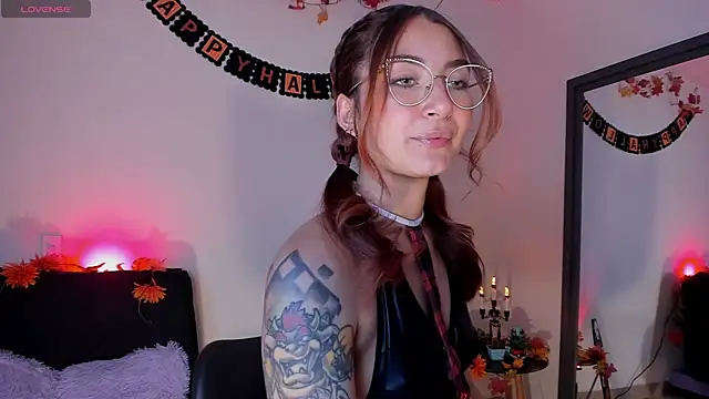 Isis-Blaze online show from 10-28-25, 08:52