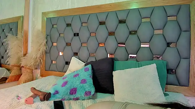 bonnie sm online show from 12-04-25, 07:13