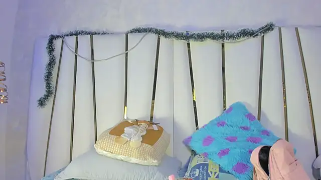 bonnie sm online show from 12-16-25, 08:02