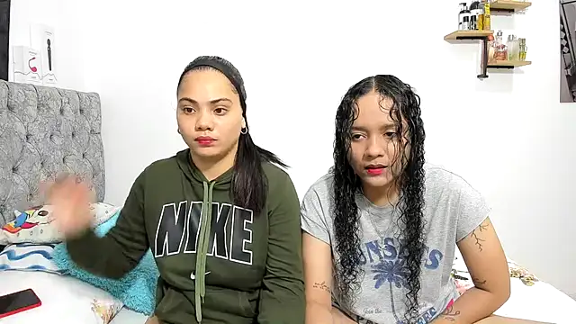 Snapshot of nay_and_aleja1 chatting on 11-07-25, 02:49 nay and aleja1 online show from 11-07-25, 02:49