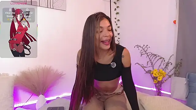 Snapshot of Nicolle_swt chatting on 10-06-25, 11:00 Nicolle swt online show from 10-06-25, 11:00