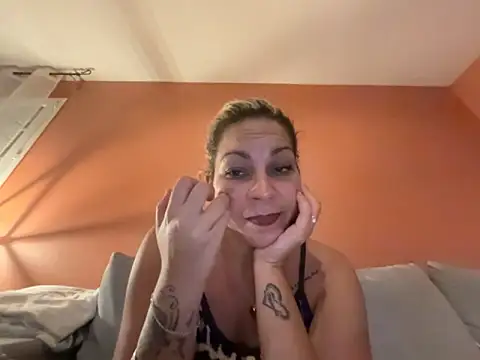 minettedusud online show from 09-18-25, 08:34
