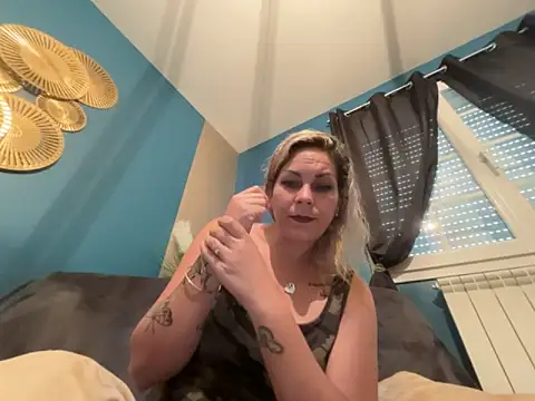 minettedusud online show from 09-19-25, 09:46