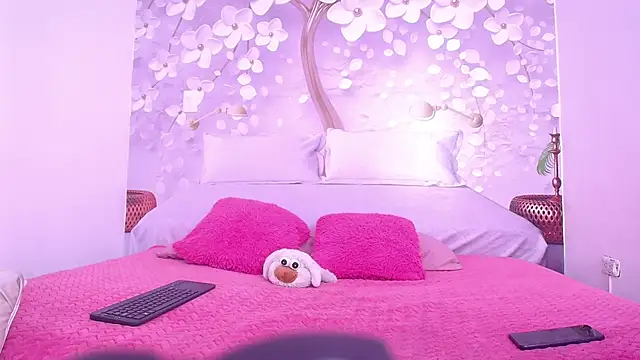 Snapshot of tammy_02_ chatting on 11-29-25, 01:44 tammy 02 online show from 11-29-25, 01:44