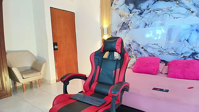 Snapshot of tammy_02_ chatting on 02-13-26, 02:17 tammy 02 online show from 02-13-26, 02:17