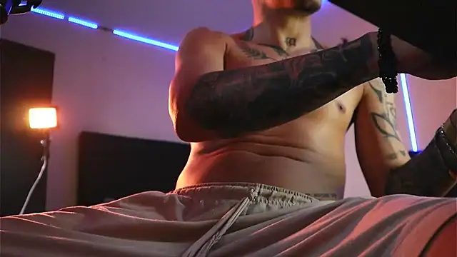 AlphaMasterXxx online show from 11-15-25, 06:12