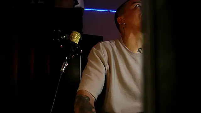 AlphaMasterXxx online show from 11-18-25, 08:23