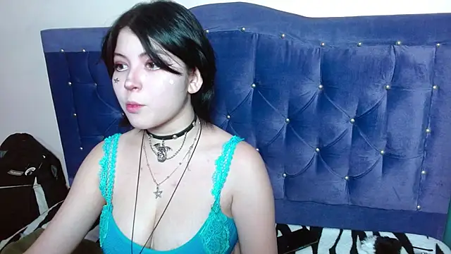 Ginebra Sensual online show from 10-13-25, 01:02