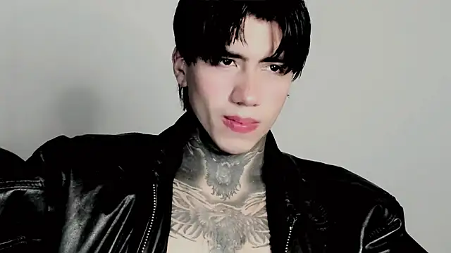 Snapshot of Alex_bdsmz chatting on 11-01-25, 01:27 Alex bdsmz online show from 11-01-25, 01:27