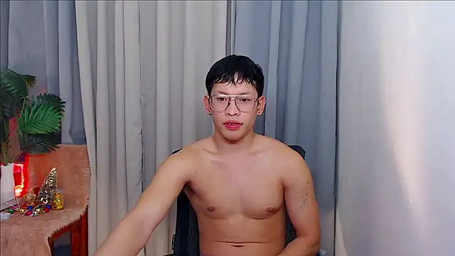 Snapshot of pinkcock_froi2305 chatting on 10-18-25, 09:11 pinkcock froi2305 online show from 10-18-25, 09:11