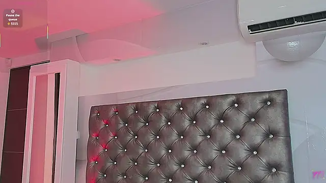 Valentiinoss online show from 06-30-26, 08:20
