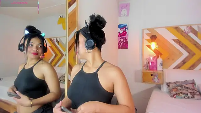 Snapshot of SoleneFontaine chatting on 11-27-25, 12:05 SoleneFontaine online show from 11-27-25, 12:05