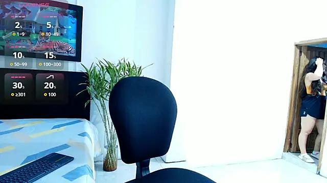 Snapshot of Allhondra chatting on 09-19-25, 08:57 Allhondra online show from 09-19-25, 08:57