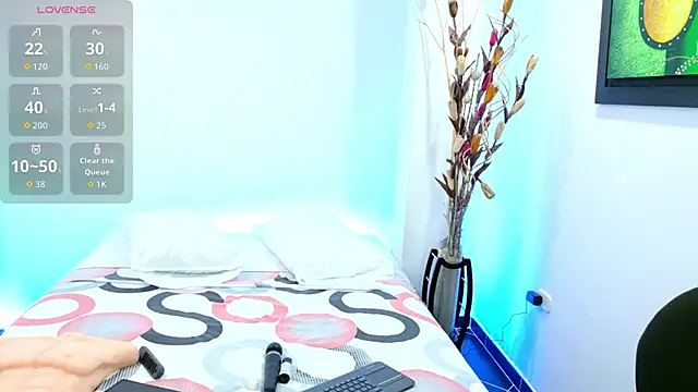 Snapshot of Allhondra chatting on 10-11-25, 08:10 Allhondra online show from 10-11-25, 08:10