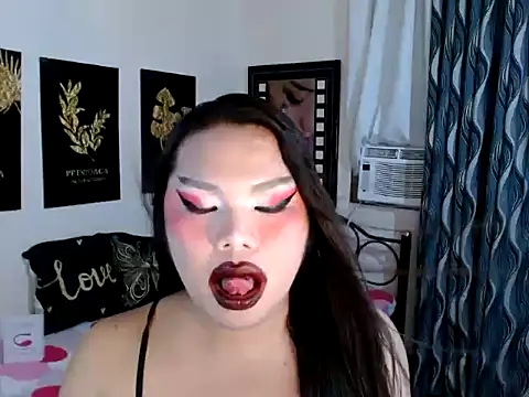 TSbrianaHugeCock online show from 01-05-26, 05:27