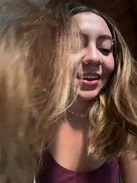 Snapshot of Bonni_lohan chatting on 07-24-26, 10:17 Bonni lohan online show from 07-24-26, 10:17