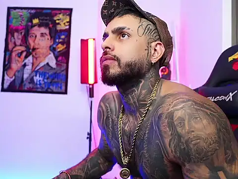 logan hugh8 online show from 10-31-25, 06:10