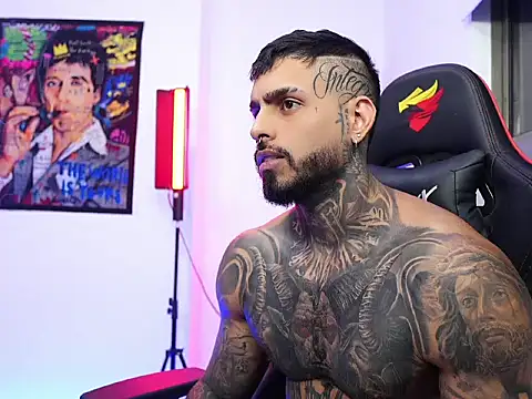 logan hugh8 online show from 10-28-25, 02:01