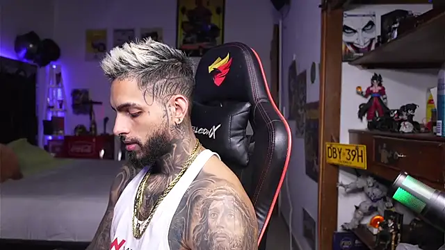 logan hugh8 online show from 04-12-26, 09:18