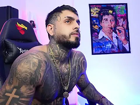 logan hugh8 online show from 11-25-25, 01:17