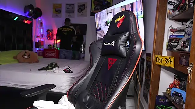 logan hugh8 online show from 03-19-26, 04:23