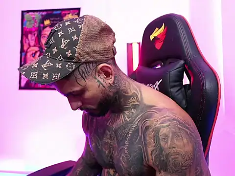 logan hugh8 online show from 10-16-25, 06:49