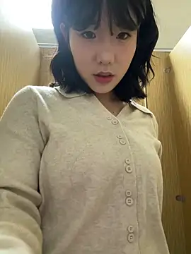 luluya1314 online show from 04-08-26, 11:22