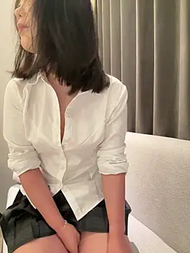 Snapshot of luluya1314 chatting on 05-16-26, 04:44 luluya1314 online show from 05-16-26, 04:44