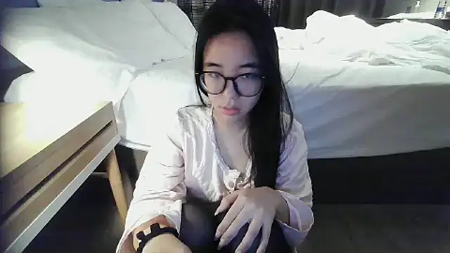 luluya1314 online show from 10-25-25, 08:13