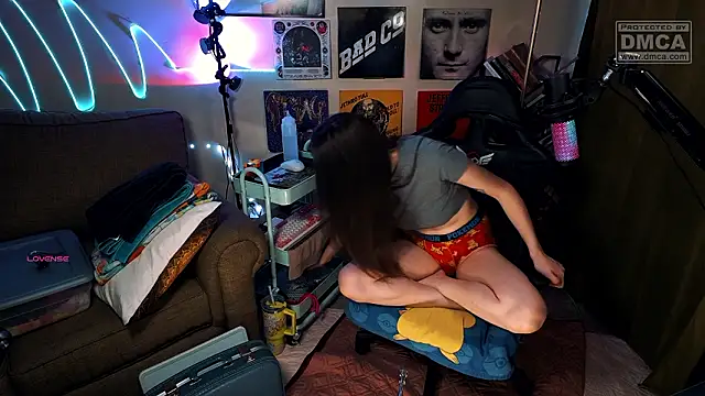 urhappywaifu online show from 02-14-26, 02:01