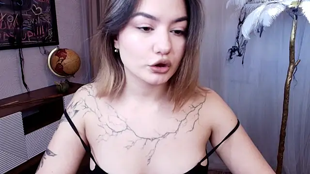 Dark Moni online show from 10-24-25, 02:43