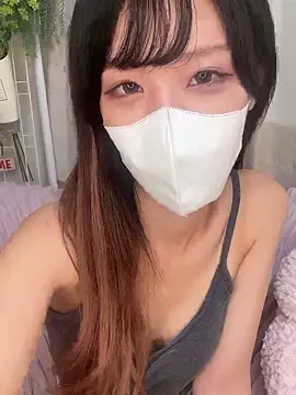 Snapshot of emiiiii1001 chatting on 09-19-25, 05:33 emiiiii1001 online show from 09-19-25, 05:33