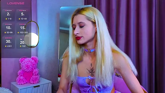 Monica Leen online show from 10-30-25, 06:34