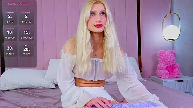 Monica Leen online show from 10-10-25, 06:25