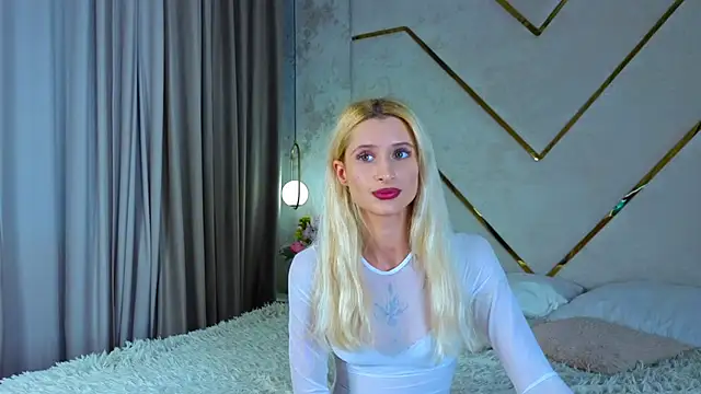 Monica Leen online show from 10-28-25, 08:24