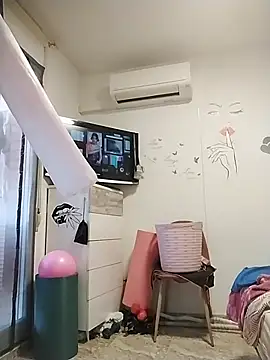 Snapshot of SweetSun69 chatting on 03-15-26, 11:50 SweetSun69 online show from 03-15-26, 11:50