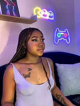 AngelaRoberts online show from 09-28-25, 04:58